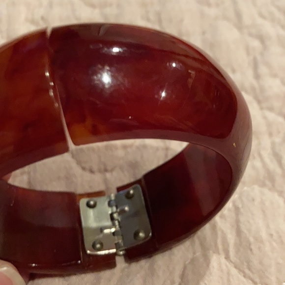 Bakelite Clamper Bangle Bracelet - Picture 2 of 3